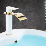 Luxus-Badezimmermischbatterie mit Gold- und Weißwasserfall aus Messing - Avenila - Innenbeleuchtung, Design und mehr