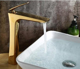 Luxus-Waschraumarmatur mit goldenem Finish - Avenila - Innenbeleuchtung, Design und mehr