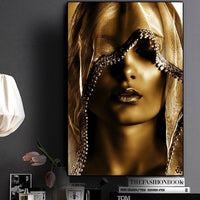Afiche de arte africano - Mujer dorada con pintura de cubierta - Avenila - Iluminación de interiores, diseño y más