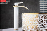 Llave de lujo para baño con cascada de latón, oro y blanco - Avenila - Iluminación interior, diseño y más