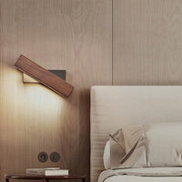 Lámpara de pared nórdica de madera maciza LED giratoria para dormitorios