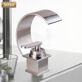 Llave para lavabo con cascada curva y elegante - Avenila Select - Avenila - Iluminación interior, diseño y más