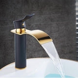 Robinet de salle de bains de luxe en laiton doré et cascade blanche - Avenila - Éclairage intérieur, design et plus