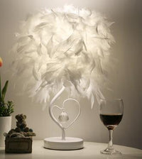 Lampe de chevet à plume multicolore à intensité variable - Avenila Selects - Avenila - Éclairage intérieur, design et plus