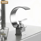 Elegante rubinetto a cascata curvo per lavandino - Avenila Select - Avenila - Illuminazione, design e altro ancora